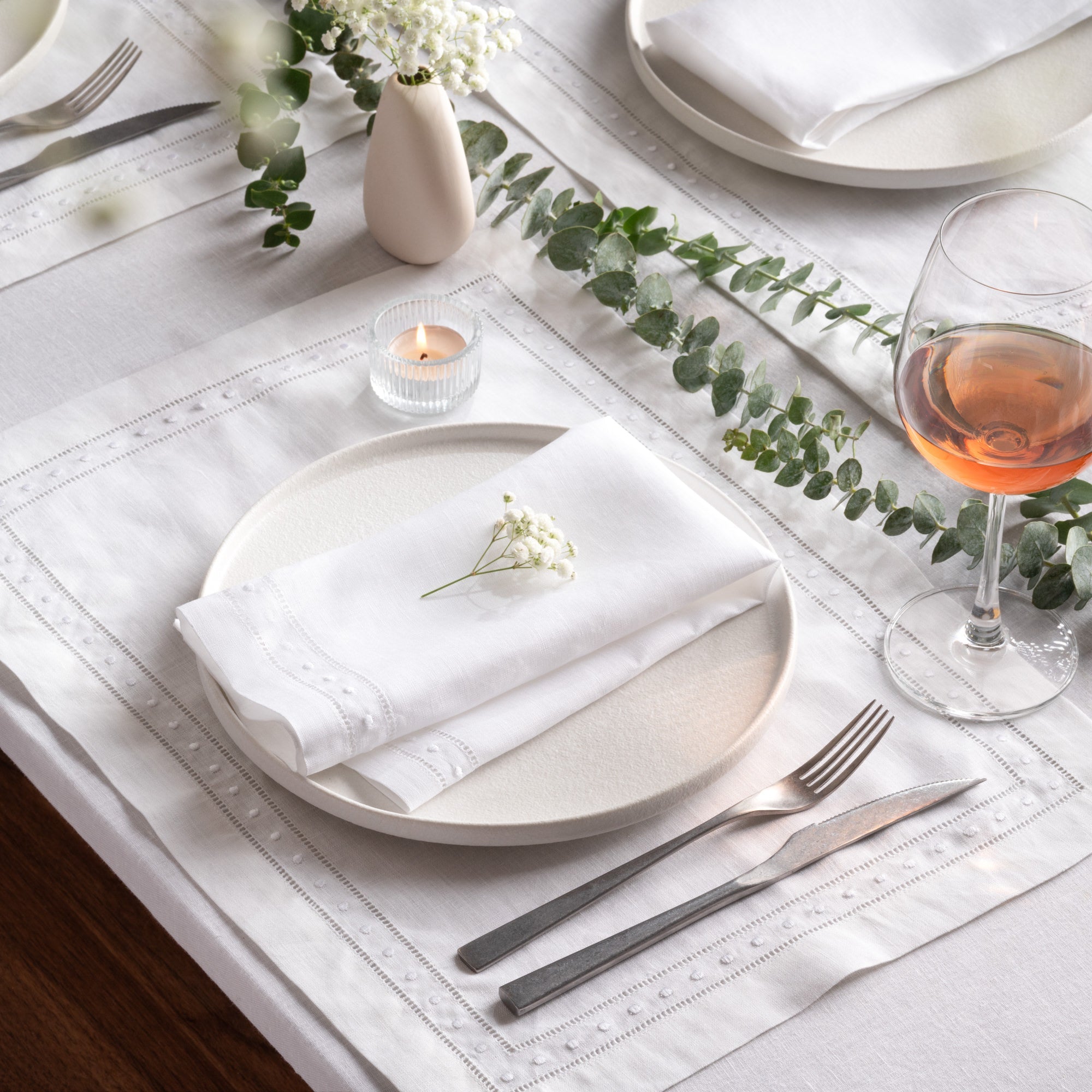 Swiss Dot Linen Placemats  - Set of 4, 14 x 19 inch - Multiple Colors